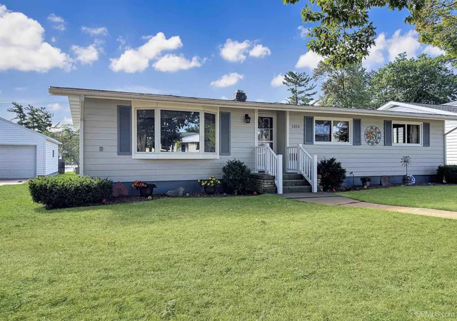 Photo 1 of Single family home for sale at 1315 Minneapolis Ave, Gladstone, MI 49837 | MLS# 50222705 | Listing updated on 2026-10-20