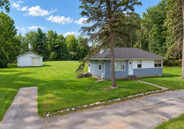 Photo 2 of Single family home for sale at 810 E Silverbell Rd, Lake Orion, MI 48360 | MLS# 50222043 | Listing updated on 2026-10-15