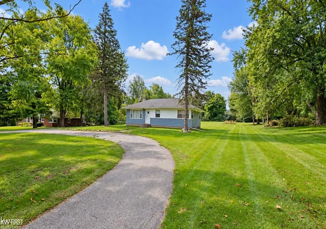 Photo 3 of Single family home for sale at 810 E Silverbell Rd, Lake Orion, MI 48360 | MLS# 50222043 | Listing updated on 2026-10-15