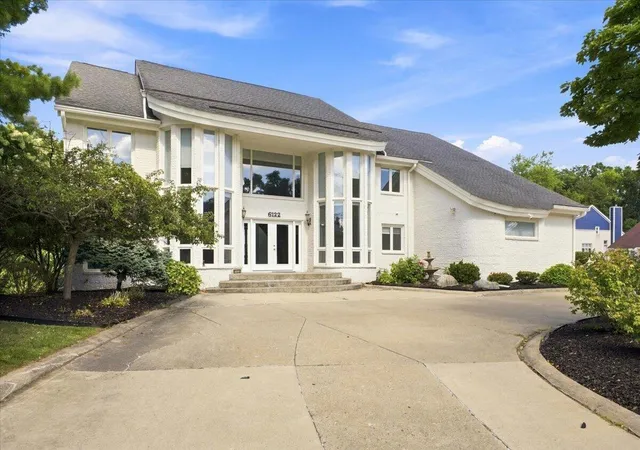 Photo 3 of Single family home for sale at 6122 Trailwood Ln, West Bloomfield, MI 48322 | MLS# 70553854 | Listing updated on 2026-09-18