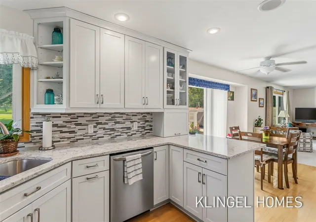 Photo 4 of Single family home for sale at 11984 Chickory Dr, Grand Haven, MI 49417 | MLS# 70554867 | Listing updated on 2026-09-17