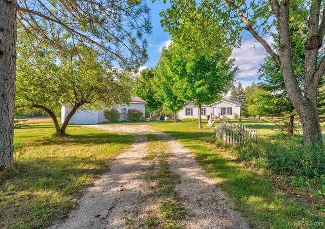 Photo 1 of Single family home for sale at 11038w Davidson Rd, Cooks, MI 49817 | MLS# 50221013 | Listing updated on 2026-09-16