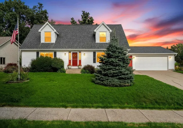 Photo 2 of Single family home for sale at 5022 Montauk Dr, Comstock Park, MI 49321 | MLS# 70556710 | Listing updated on 2026-09-11