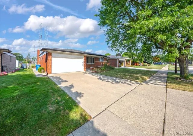 Photo 2 of Sale Pending at 27517 Newport Dr, Warren, MI 48088 8310 | MLS# 61024454 | Listing updated on 2026-09-05
