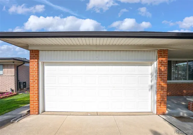 Photo 3 of Sale Pending at 27517 Newport Dr, Warren, MI 48088 8310 | MLS# 61024454 | Listing updated on 2026-09-05