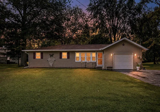 Photo 2 of Single family home for sale at 5609 Johnson Rd, Coloma, MI 49038 | MLS# 70555713 | Listing updated on 2026-09-12