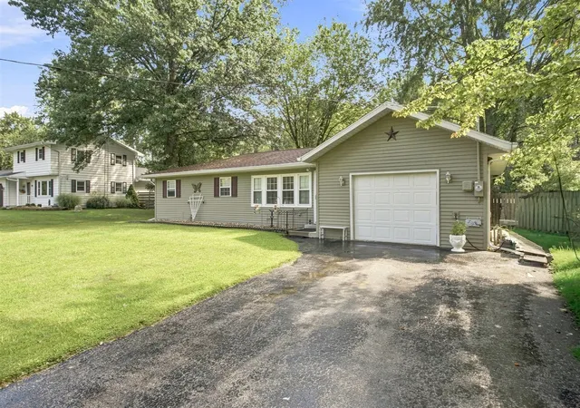 Photo 3 of Single family home for sale at 5609 Johnson Rd, Coloma, MI 49038 | MLS# 70555713 | Listing updated on 2026-09-12