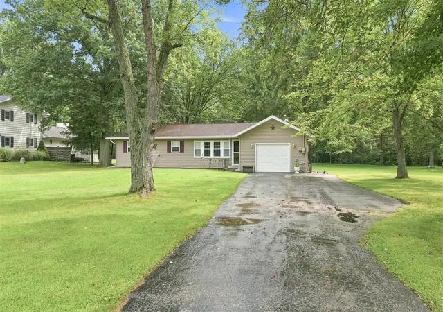 Photo 3 of Single family home for sale at 5609 Johnson Rd, Coloma, MI 49038 | MLS# 70555713 | Listing updated on 2026-09-12