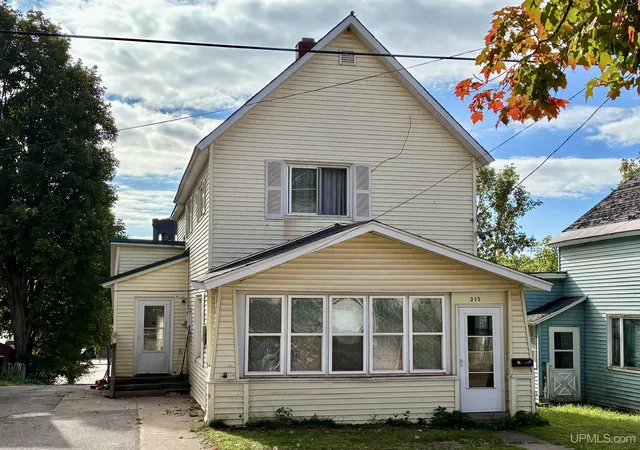 Photo 1 of Single family home for sale at 315 W Barnum St, Ishpeming, MI 49849 | MLS# 50222989 | Listing updated on 2026-10-20