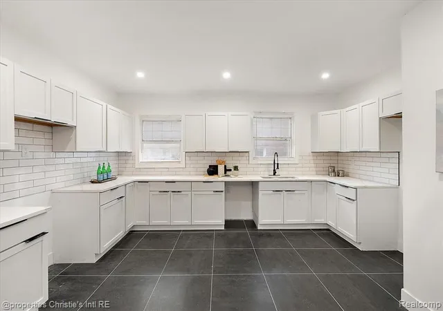 Photo 3 of Single family home for sale at 17575 Stoepel St, Detroit, MI 48221 2646 | MLS# 60963101 | Listing updated on 2026-10-06