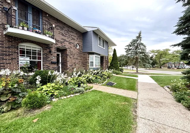 Photo 2 of Condo for sale at 2798 Page Ave, Ann Arbor, MI 48104 | MLS# 70548919 | Listing updated on 2026-09-05