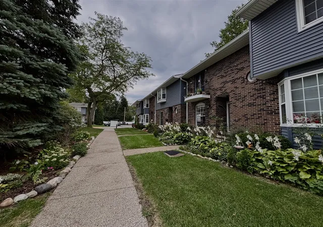 Photo 3 of Condo for sale at 2798 Page Ave, Ann Arbor, MI 48104 | MLS# 70548919 | Listing updated on 2026-09-05