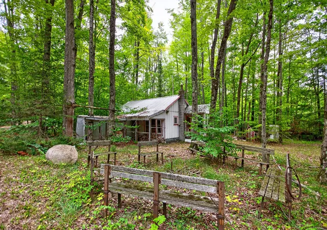 Photo 3 of Single family home for sale at 4610 Northwood Ln, Kalkaska, MI 49646 | MLS# 80073000 | Listing updated on 2026-09-03