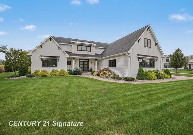 Photo 1 of Single family home for sale at 8878 N Meadows Ct, Freeland, MI 48623 | MLS# 50221172 | Listing updated on 2026-09-09