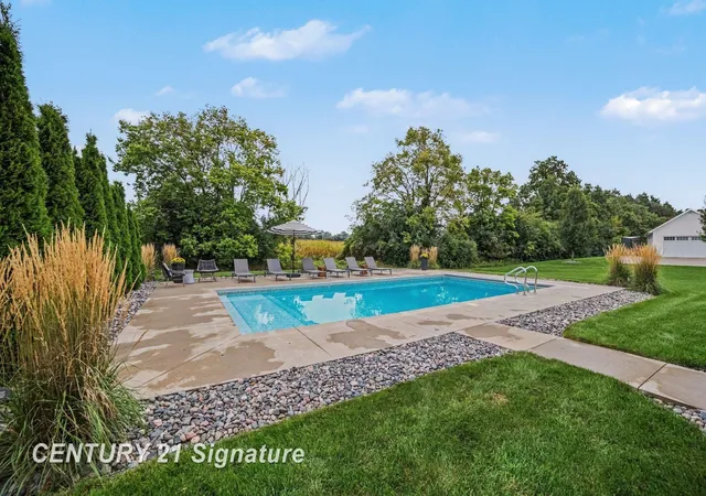 Photo 4 of Single family home for sale at 8878 N Meadows Ct, Freeland, MI 48623 | MLS# 50221172 | Listing updated on 2026-09-09