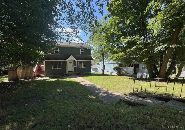 Single family home for sale at 709 E H St, Iron Mountain, MI 49801 | MLS# 50220046