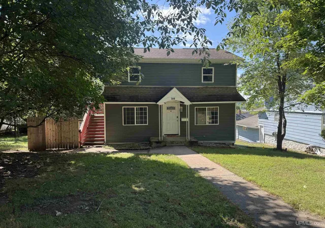 Photo 2 of Single family home for sale at 709 E H St, Iron Mountain, MI 49801 | MLS# 50220046 | Listing updated on 2026-09-02
