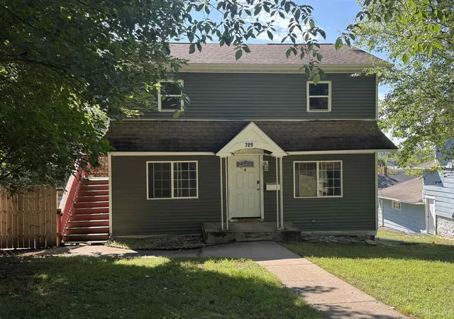 Photo 4 of Single family home for sale at 709 E H St, Iron Mountain, MI 49801 | MLS# 50220046 | Listing updated on 2026-10-02