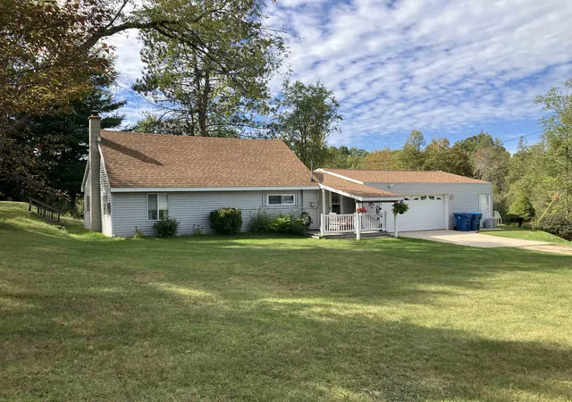 Photo 2 of Single family home for sale at 5665 N Athey Ave, Harrison, MI 48625 | MLS# 50223086 | Listing updated on 2026-10-06