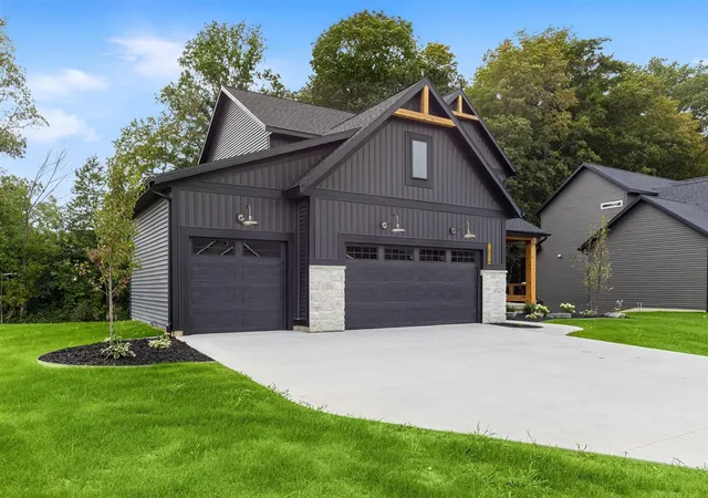 Photo 3 of Single family home for sale at 1934 Creekside Dr, Byron Center, MI 49315 | MLS# 70560166 | Listing updated on 2026-10-14