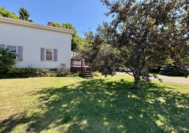 Photo 2 of Single family home for sale at 411 Wright St, Marquette, MI 49855 | MLS# 50220733 | Listing updated on 2026-10-13