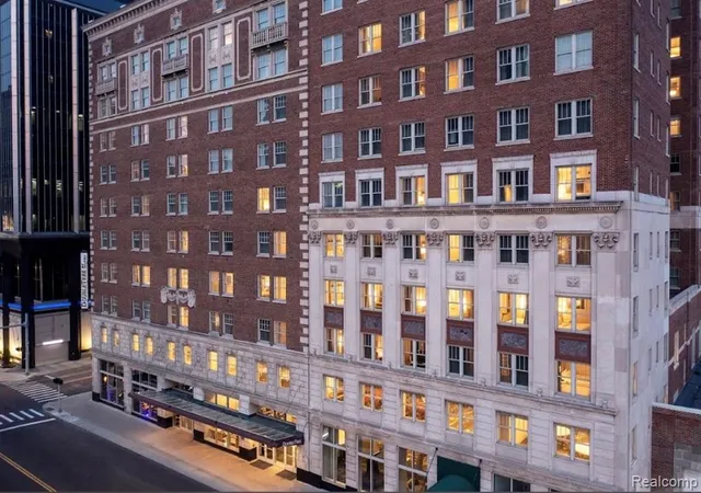 Photo 3 of Condo for sale at 525 W Lafayette Blvd #11B, Detroit, MI 48226 | MLS# 61034344 | Listing updated on 2026-10-17