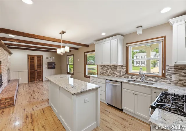 Photo 3 of Single family home for sale at 3520 Chamberlain Ave, Grand Rapids, MI 49508 | MLS# 70555481 | Listing updated on 2026-09-12