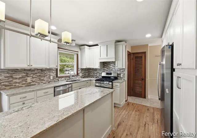 Photo 3 of Single family home for sale at 3520 Chamberlain Ave, Grand Rapids, MI 49508 | MLS# 70555481 | Listing updated on 2026-09-12