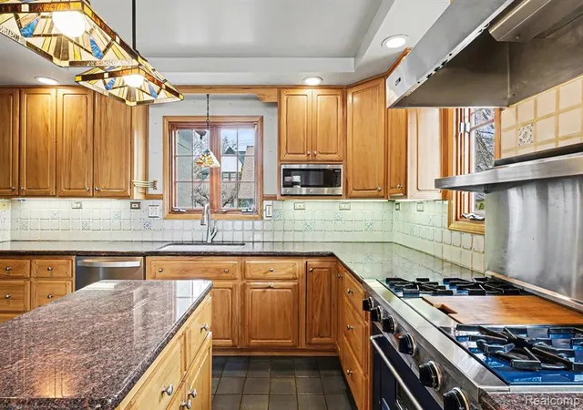 Photo 2 of Single family home for sale at 1235 Yorkshire Rd, Birmingham, MI 48009 | MLS# 61023372 | Listing updated on 2026-09-10