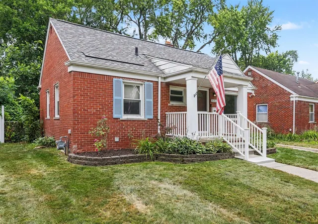 Photo 3 of Sale Pending at 26761 Southwestern Hwy, Redford, MI 48239 | MLS# 70550772 | Listing updated on 2026-09-26