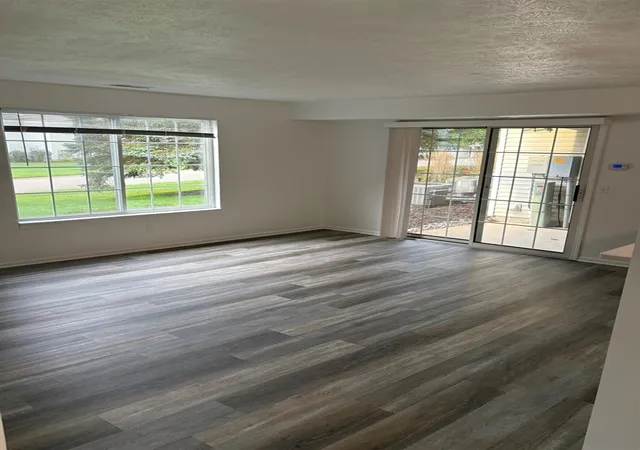 Listing Photo 5 - Condo for sale in building located at 203 Hunters Ln, Rockford, MI 49341