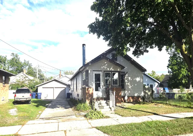 Photo 1 of Single family home for sale at 1530 Elizabeth St, Bay City, MI 48708 | MLS# 50221992 | Listing updated on 2026-09-30