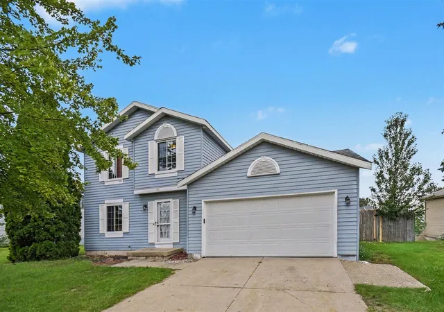 Photo 2 of Single family home for sale at 4911 Weatherstone Ln, Grand Rapids, MI 49508 | MLS# 70555652 | Listing updated on 2026-09-16