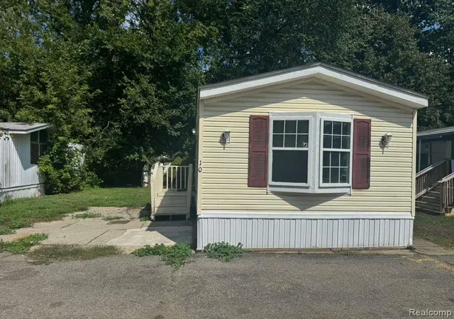 Photo 2 of Manufactured home for sale at 4404 Davison Lot #10 Rd, Burton, MI 48509 | MLS# 61026994 | Listing updated on 2026-09-03