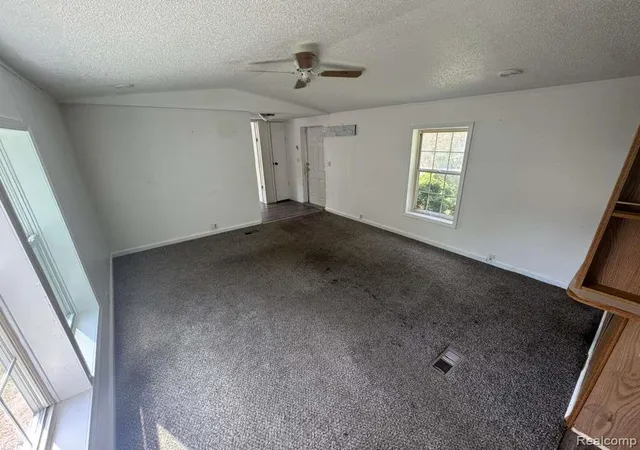 Photo 4 of Manufactured home for sale at 4404 Davison Lot #10 Rd, Burton, MI 48509 | MLS# 61026994 | Listing updated on 2026-09-03