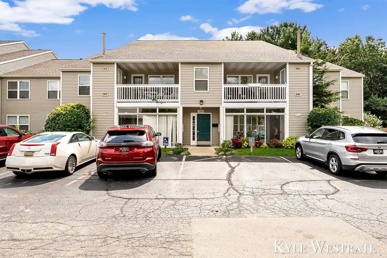 Listing Photo 1 - Condo for sale in 3149 Poplar Creek Dr located at 3149 Poplar Creek Dr, Grand Rapids, MI 49512 - Unit #103