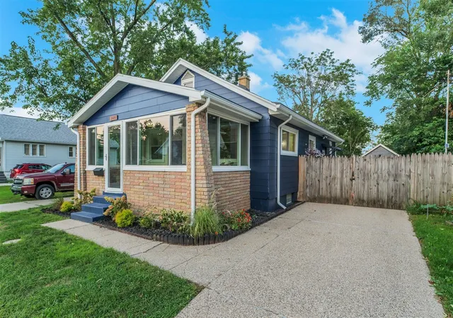 Photo 2 of Single family home for sale at 2416 Woodward Ave, Wyoming, MI 49509 | MLS# 70555826 | Listing updated on 2026-09-10