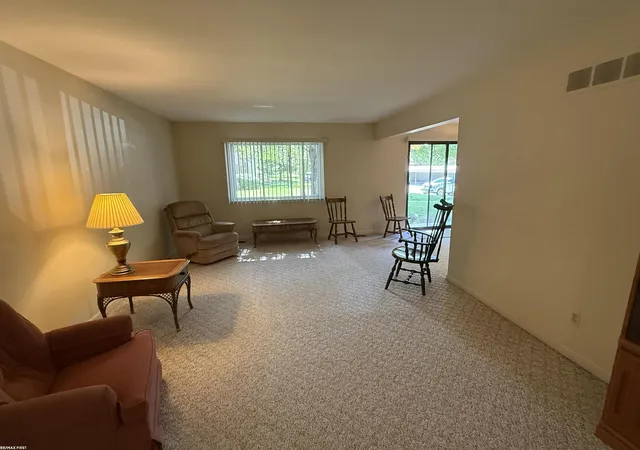 Listing Photo 5 - Condo for sale in building located at 42188 Toddmark Ln, Clinton Township, MI 48038 - Unit #4