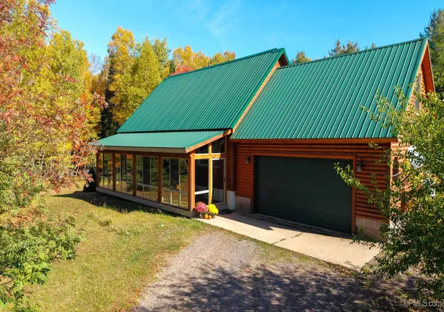 Photo 1 of Single family home for sale at 101 Tia Trl, Marquette, MI 49855 | MLS# 50224484 | Listing updated on 2026-10-19