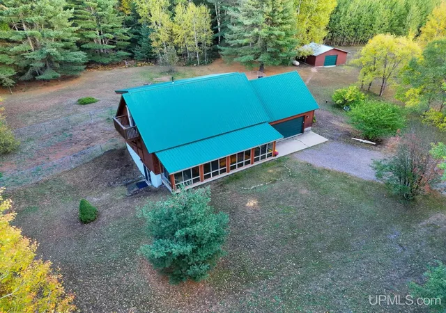 Photo 2 of Single family home for sale at 101 Tia Trl, Marquette, MI 49855 | MLS# 50224484 | Listing updated on 2026-10-19