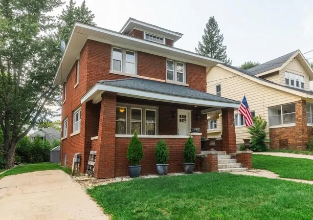 Photo 3 of Sale Pending at 517 Eastern Ave, Grand Rapids, MI 49503 | MLS# 70554160 | Listing updated on 2026-09-14