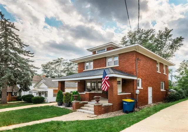 Photo 3 of Sale Pending at 517 Eastern Ave, Grand Rapids, MI 49503 | MLS# 70554160 | Listing updated on 2026-09-14