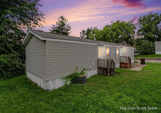 Photo 1 of Single family home for sale at 3662 Mount Blanc St, Grand Rapids, MI 49544 | MLS# 70558484 | Listing updated on 2026-10-12