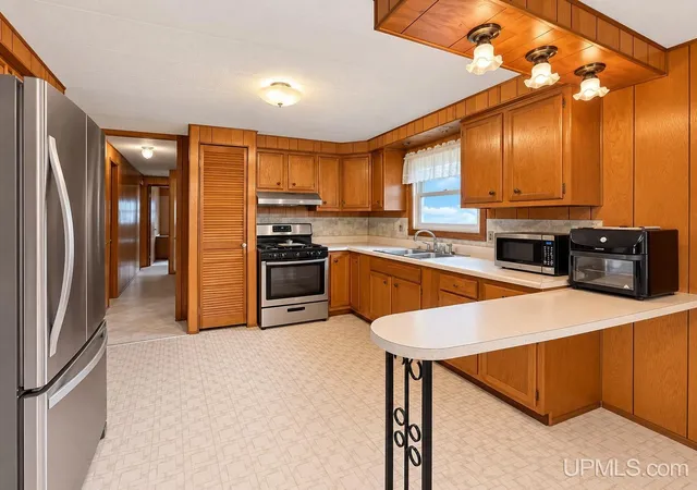 Photo 3 of Single family home for sale at 220 N 5th Street, Crystal Falls, MI 49920 | MLS# 50223564 | Listing updated on 2026-10-01
