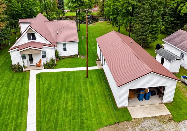 Single family home for sale at 43 White Tail Trl, Gladwin, MI 48624 | MLS# 50221007 | Listing updated on 2026-09-07