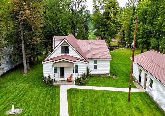Photo 1 of Single family home for sale at 43 White Tail Trl, Gladwin, MI 48624 | MLS# 50221007 | Listing updated on 2026-09-07