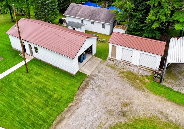 Photo 2 of Single family home for sale at 43 White Tail Trl, Gladwin, MI 48624 | MLS# 50221007 | Listing updated on 2026-09-07