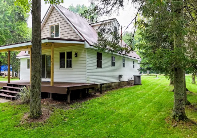 Photo 3 of Single family home for sale at 43 White Tail Trl, Gladwin, MI 48624 | MLS# 50221007 | Listing updated on 2026-09-07