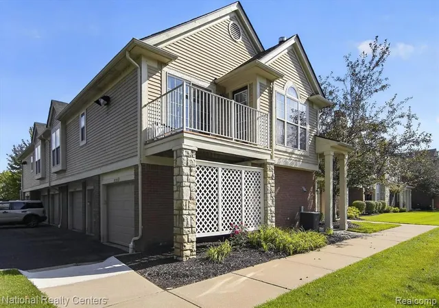 Photo 3 of Condo for sale at 28190 Oakmonte Cir, New Hudson, MI 48165 | MLS# 61027932 | Listing updated on 2026-09-09