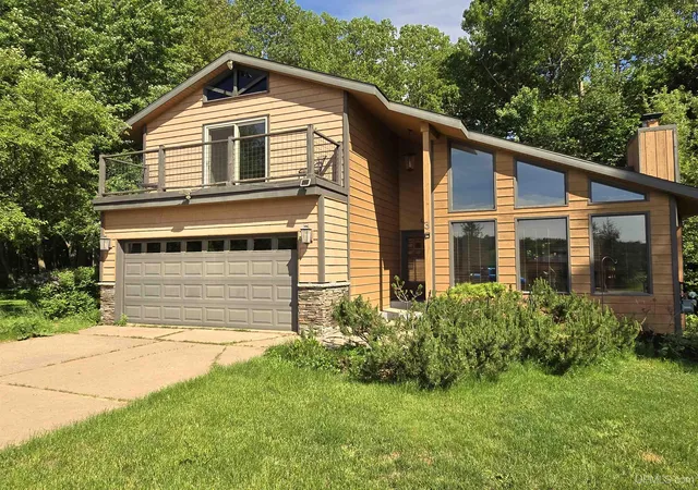 Photo 4 of Single family home for sale at 3 Hidden Crk Dr, Marquette, MI 49855 | MLS# 50220843 | Listing updated on 2026-09-24